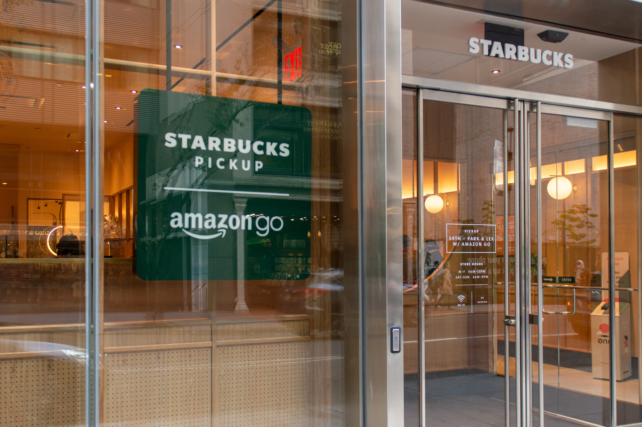 Starbucks pickup-only store closures 2025, Starbucks Florida store changes, Starbucks new café model 2025, Starbucks mobile-only stores closing, post-pandemic coffee shop trends, COVID-era retail trends, Florida café culture, Starbucks Miami closures, Tampa coffee trends, hybrid café model, Starbucks community focus, mobile order coffee model failure, Foxtail Coffee Florida, Dutch Bros café model